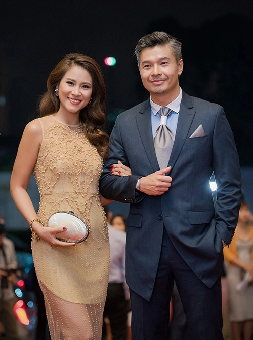 Hoa hậu thu thủy mất điểm vì váy xấu