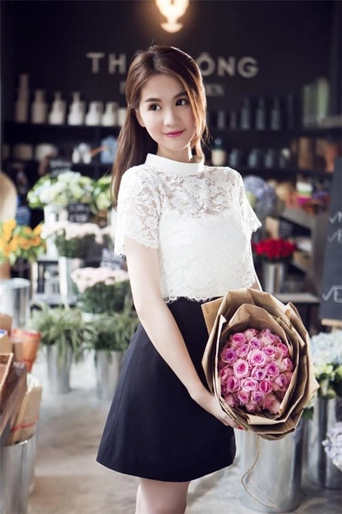 Cách diện trang phục trắng tinh khôi