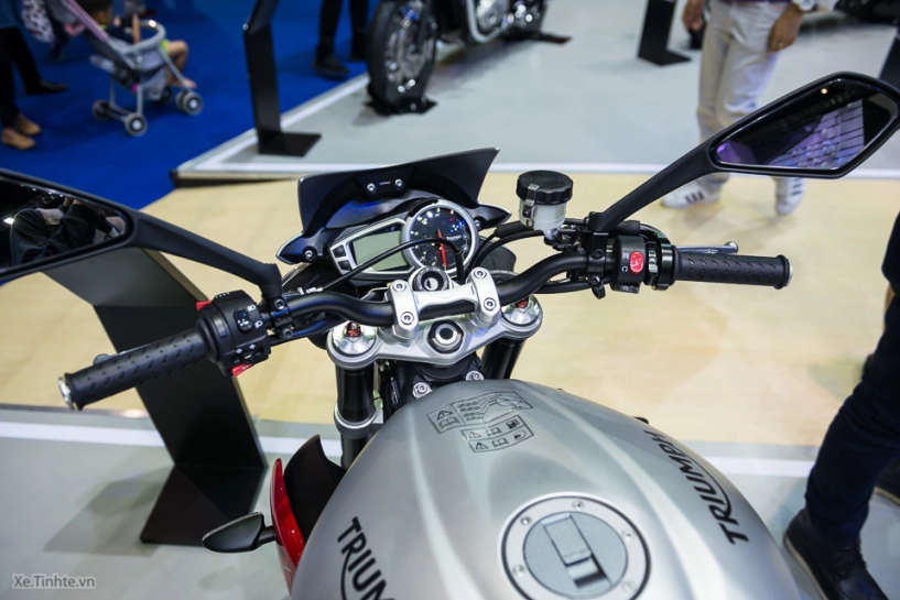 Cận cảnh triumph street triple rx phiên bản đặc biệt