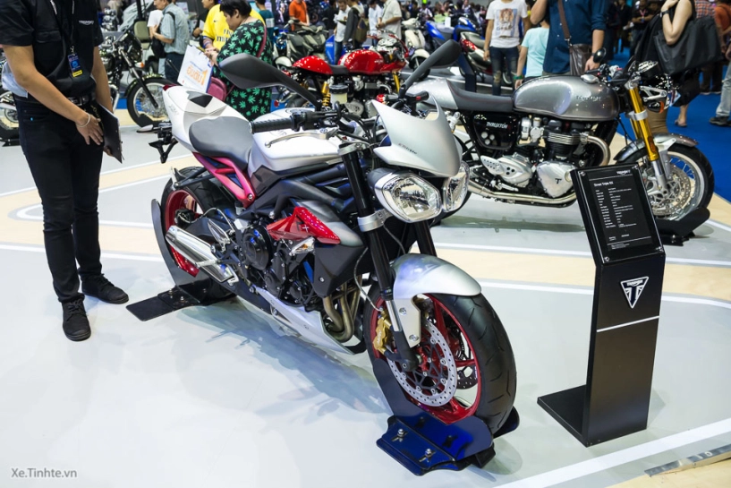Cận cảnh triumph street triple rx phiên bản đặc biệt