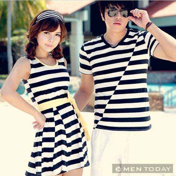 Cặp đôi lãng mạn với đồ đôi đi biển màu sắc sặc sỡ