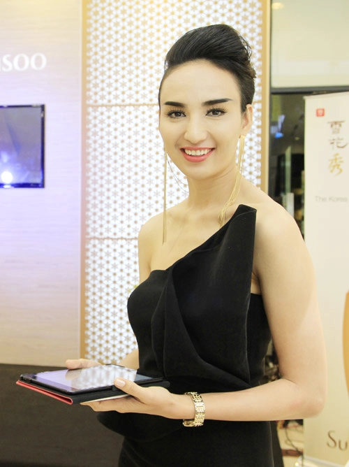 Chân mày sâu róm không ai muốn nhìn