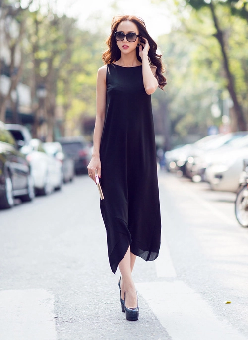 Chọn váy maxi đen che bụng mỡ hiệu quả cho chị em