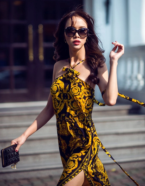 Chọn váy maxi đen che bụng mỡ hiệu quả cho chị em