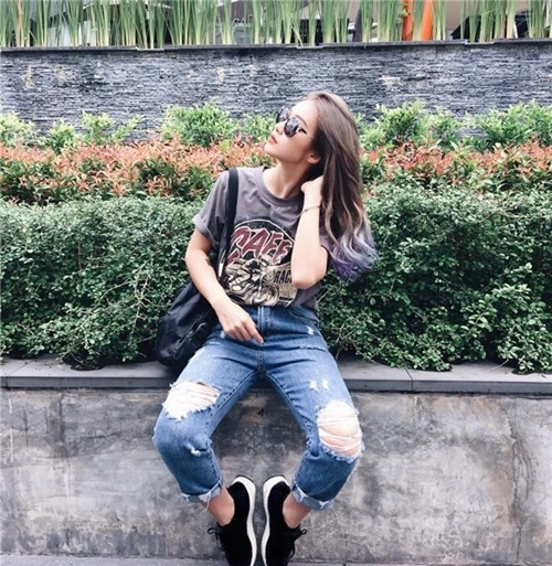 Denim sẽ khiến con gái đứng ngồi không yên hè này