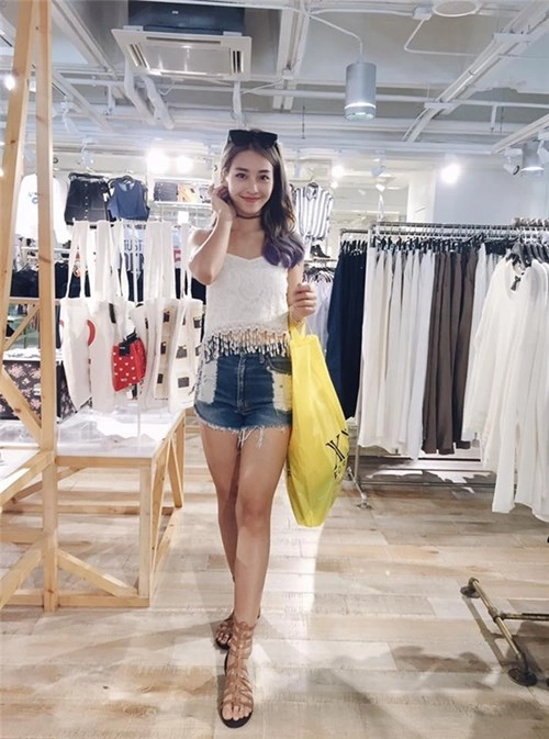 Denim sẽ khiến con gái đứng ngồi không yên hè này