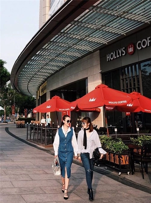 Denim sẽ khiến con gái đứng ngồi không yên hè này