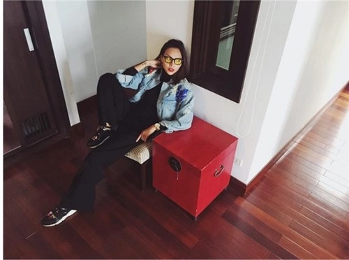 Denim sẽ khiến con gái đứng ngồi không yên hè này