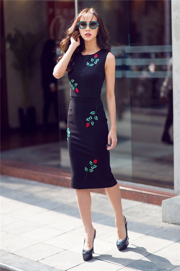 Diện váy bút chì khoe đường cong cơ thể như vũ ngọc anh