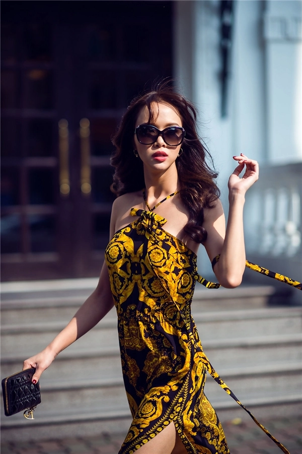 Diện váy bút chì khoe đường cong cơ thể như vũ ngọc anh