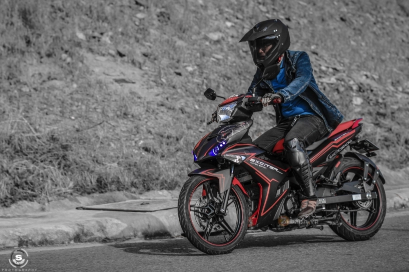 Exciter 150 độ ngầu so dáng cùng hot boy