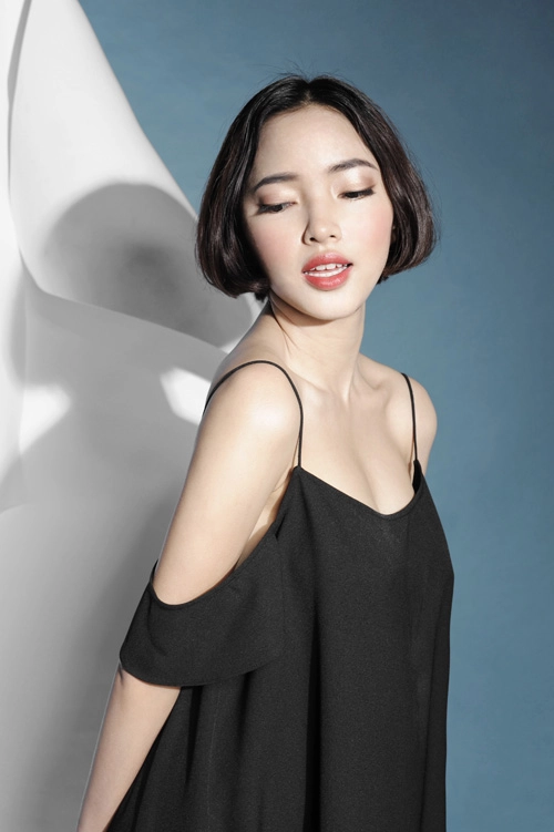 Gợi cảm với những thiết kế hở vai mong manh