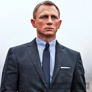 Học cánh phối cravat lịch lãm như james bond đầy nam tính