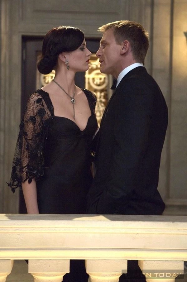 Những độc chiêu sát gái của james bond