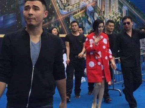 Phạm băng băng diện váy dài thướt tha xinh đẹp lộng lẫy