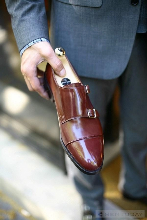 Sắm monkstrap cho tủ giày của các men