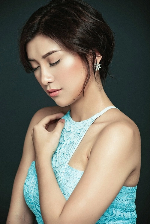 Tiêu châu như quỳnh đẹp lạ lùng khi make up thế này
