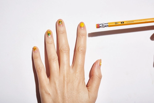Vẽ nail cực thời trang với bộ cảm xúc độc đáo