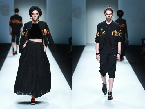 Xuân lan đội nón quai thao tái xuất sàn catwalk