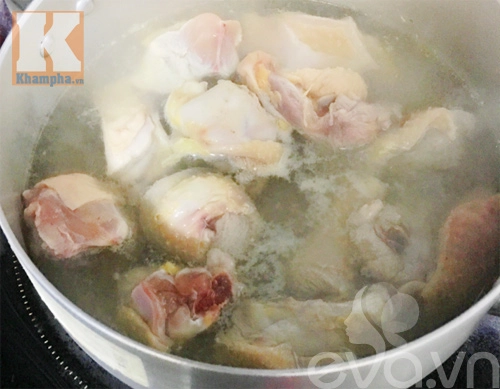 Gà rang sốt chua ngọt lạ miệng mà hấp dẫn cho bạn