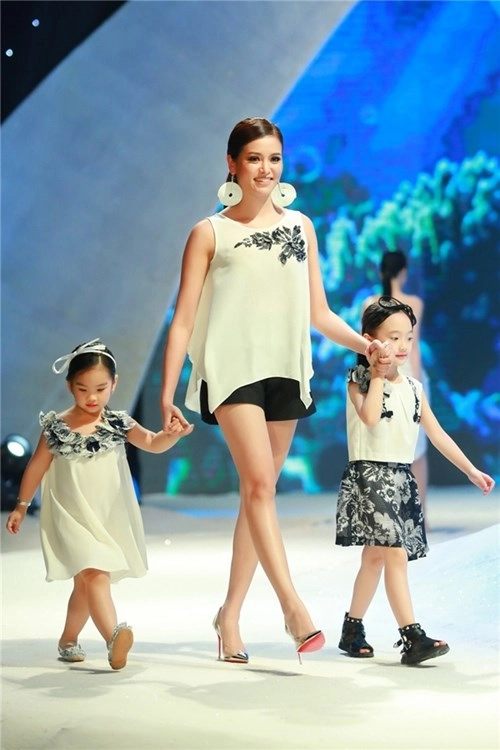 Hoàng thùy đón đầu xu hướng thời trang xuân