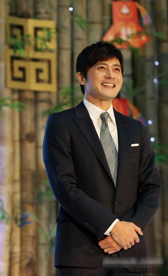 Jang dong gun phong độ và lịch lãm