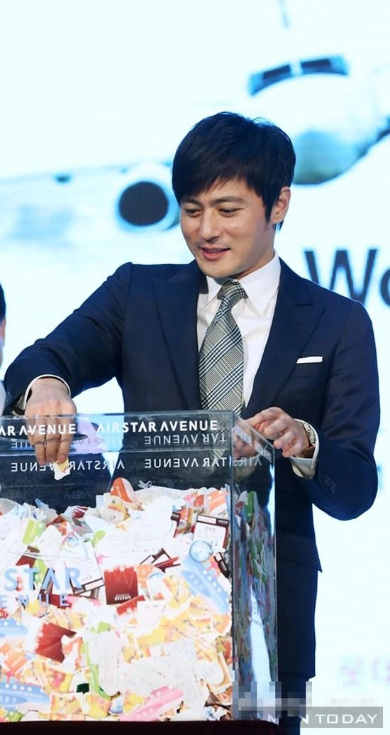 Jang dong gun phong độ và lịch lãm