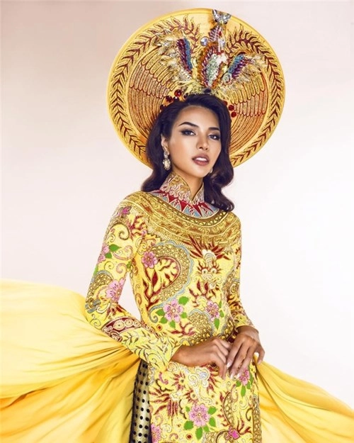 Khả trang được tôn vinh tại miss eco universe