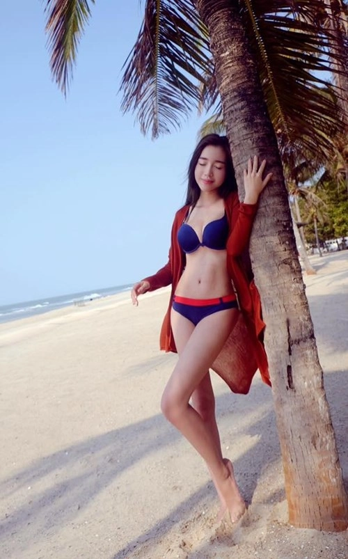 Mĩ nhân việt đã rầm rộ khoe bikini
