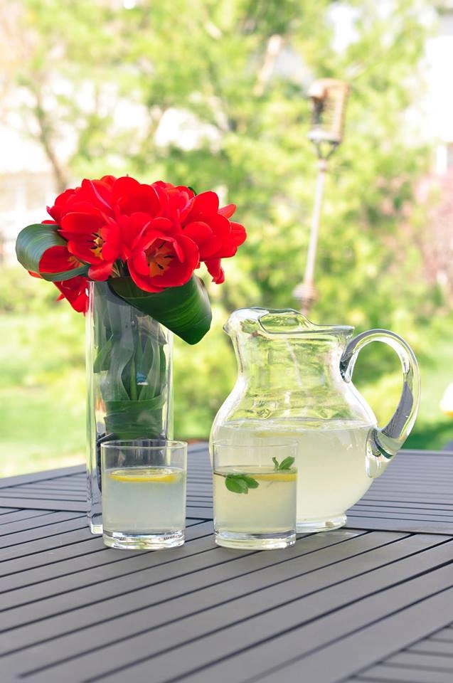 Tài cắm hoa tulip của mẹ bầu việt