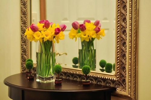 Tài cắm hoa tulip của mẹ bầu việt