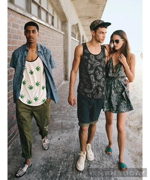 Trang phục họa tiết cho nam từ urban outfitters cá tính