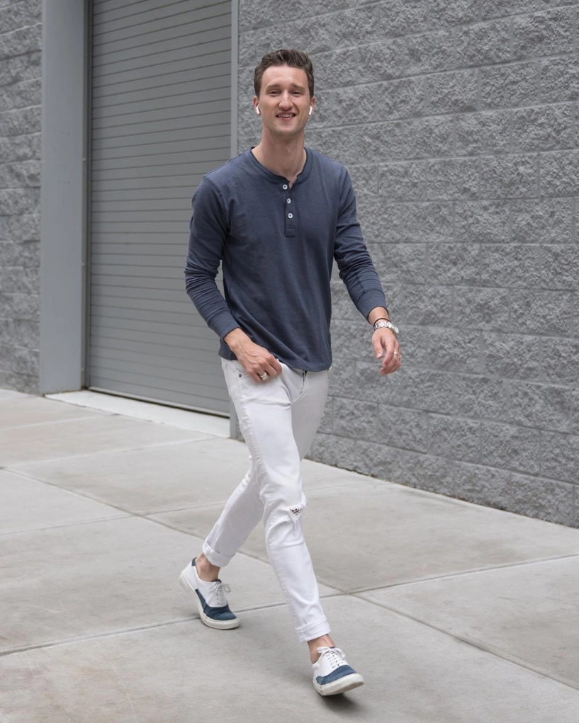 8 cách phối quần jeans trắng chất cực chất từ fashionista