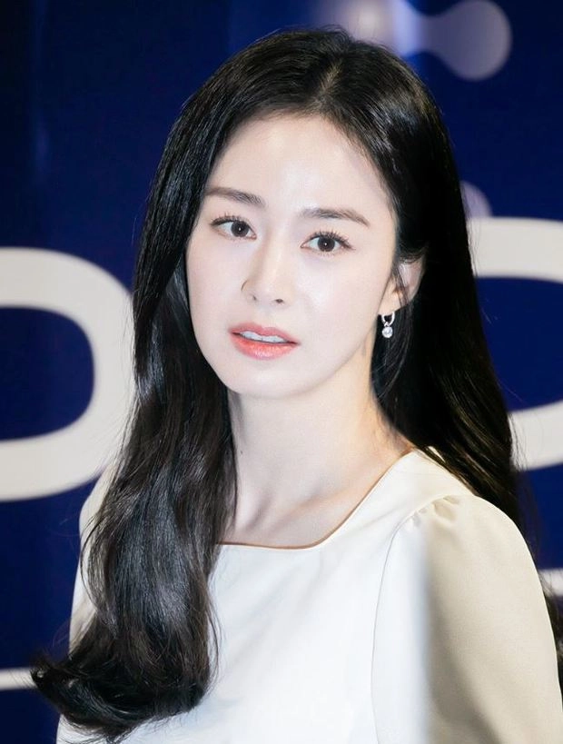 Nữ thần kim tae hee lần đầu lộ diện sau nghi vấn trốn thuế