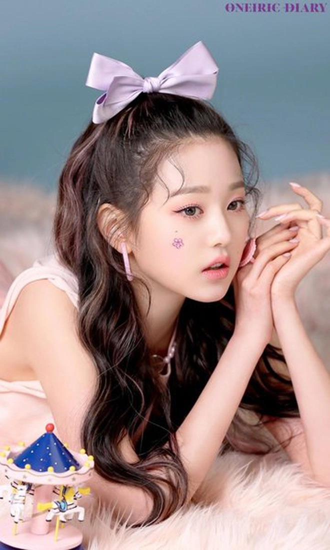 Khoảnh khắc buộc tóc gây sốt mxh của jang wonyoung