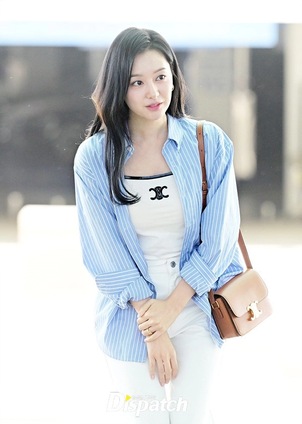 Kim ji won xinh ngất ngây hóa nữ hoàng sân bay