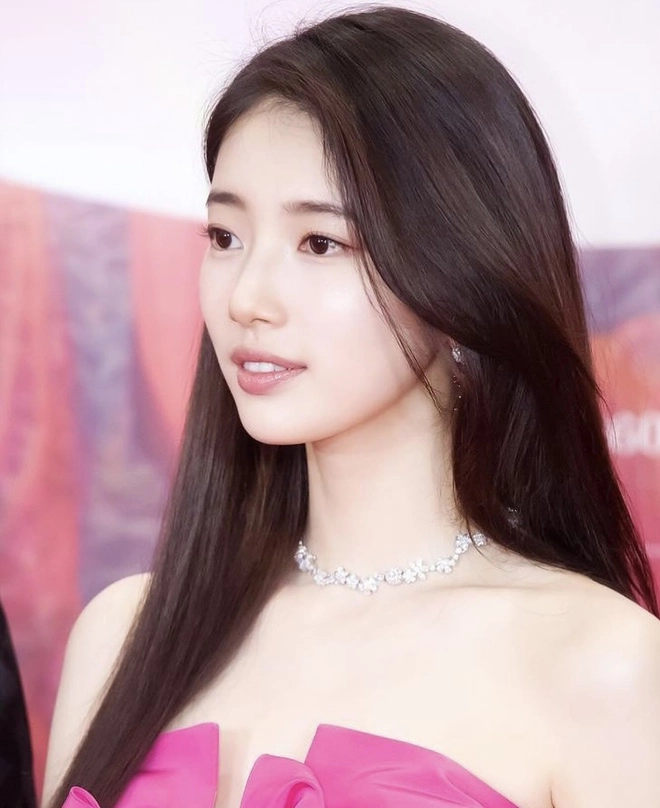 tình đầu quốc dân bae suzy tại lễ trao giải baeksang lần thứ 60