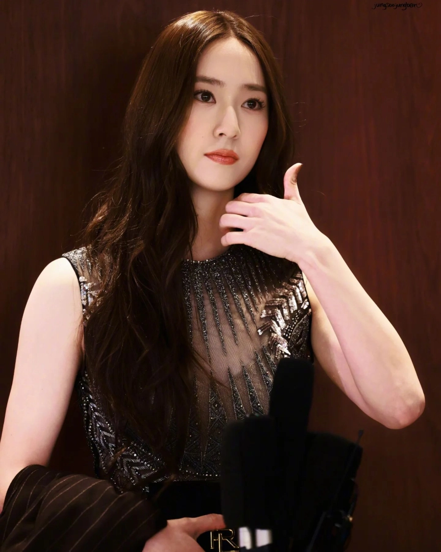 Khí chất sang ngút ngàn của krystal jung