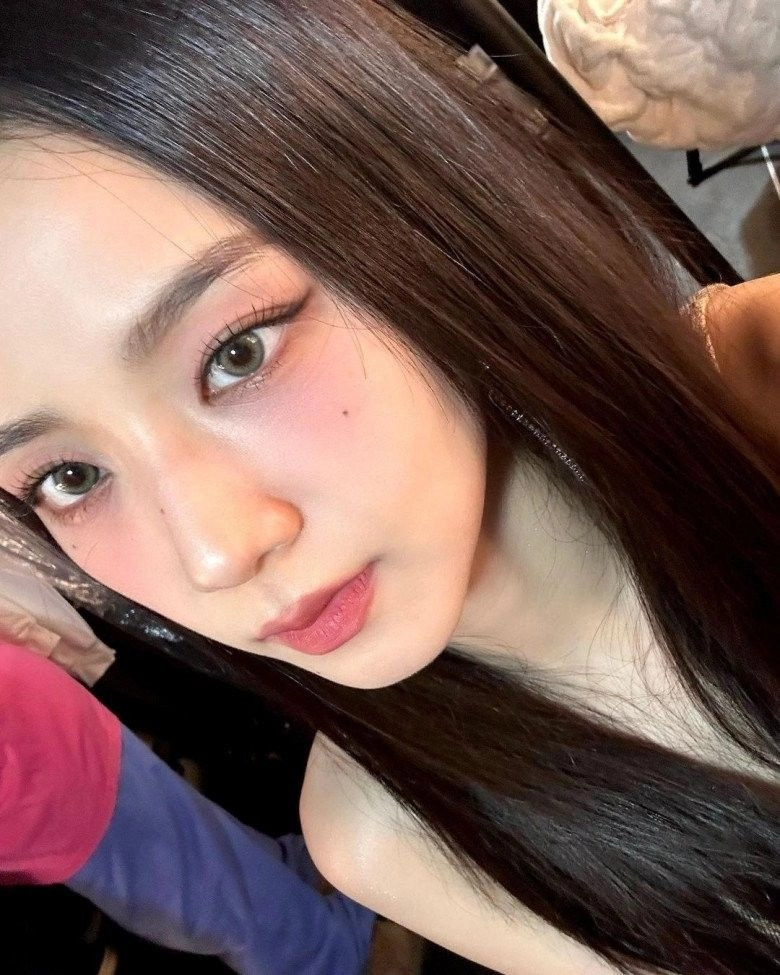 Nhan sắc ấn tượng của jisoo trong mv mới