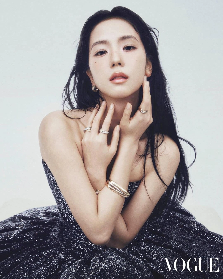 Nhan sắc ấn tượng của jisoo trong mv mới