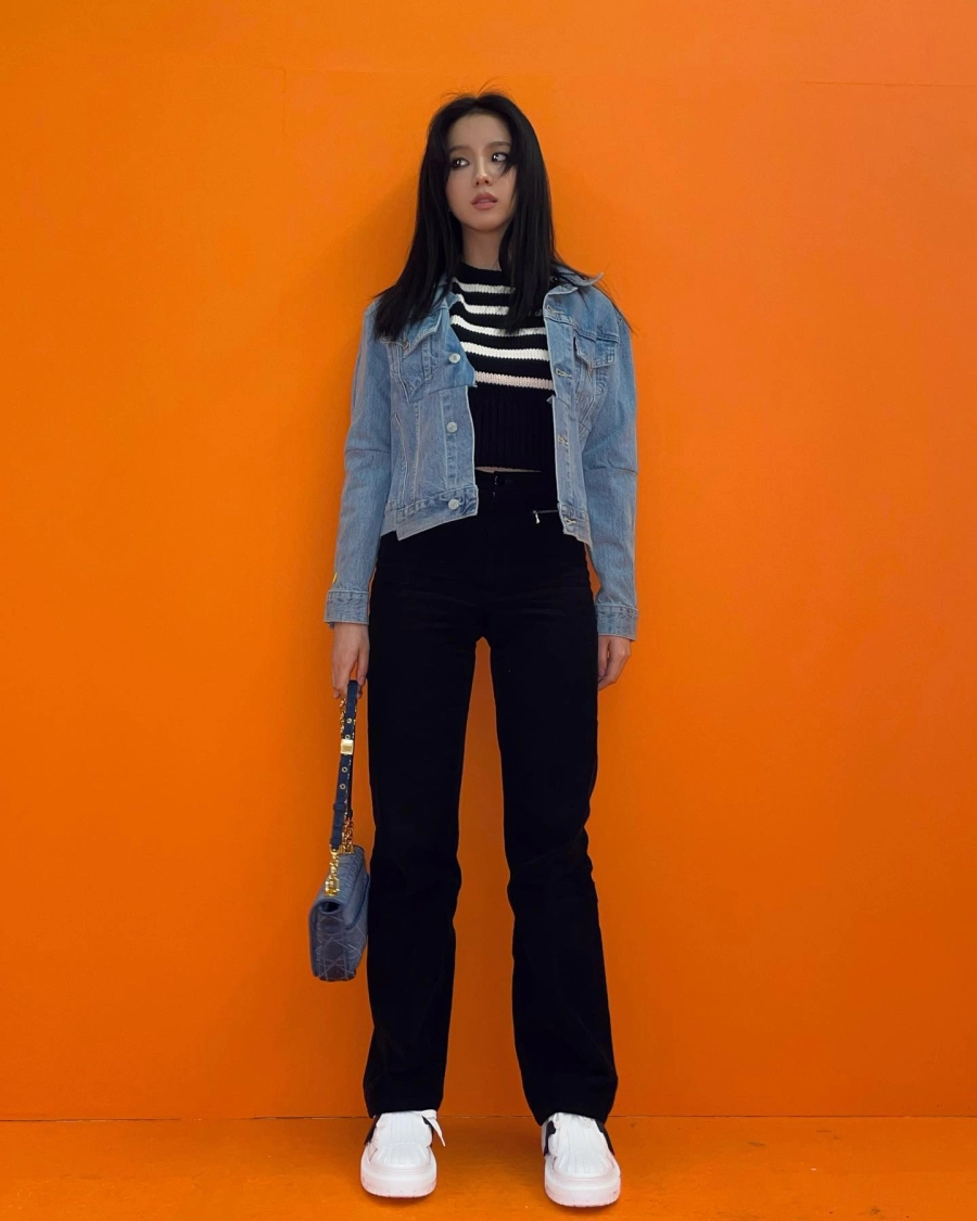 Những kiểu quần dài tôn dáng đáng có trong tủ đồ như jisoo blackpink