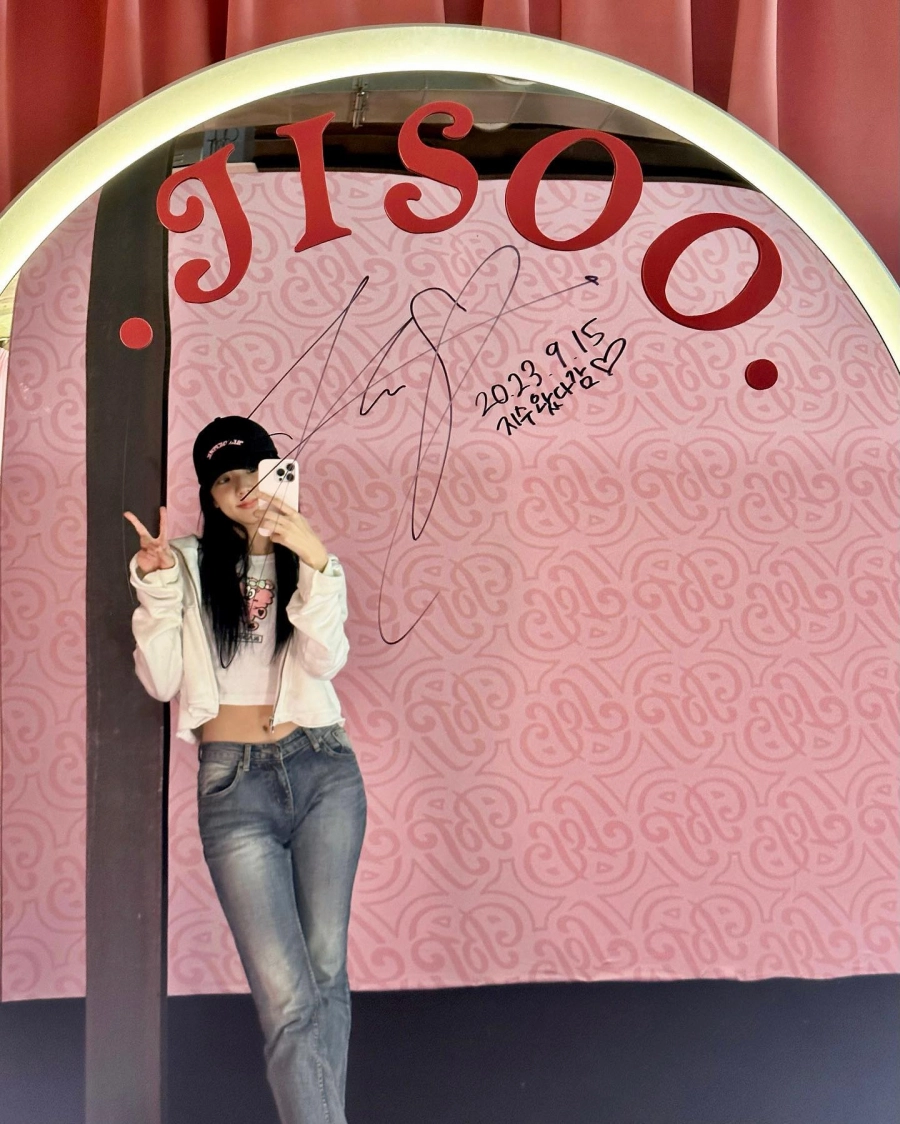 Những kiểu quần dài tôn dáng đáng có trong tủ đồ như jisoo blackpink