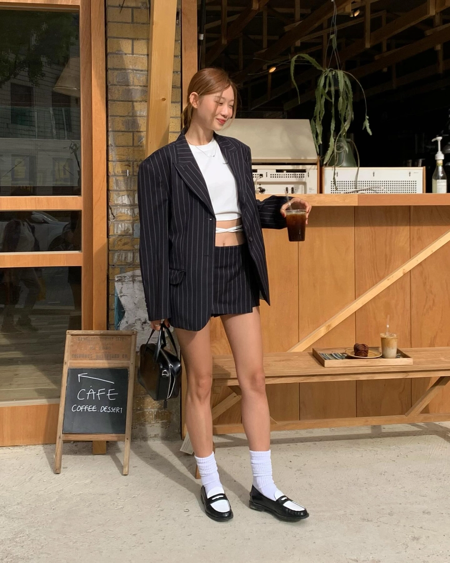 Outfit biến nàng công sở thành ngôi sao thời trang