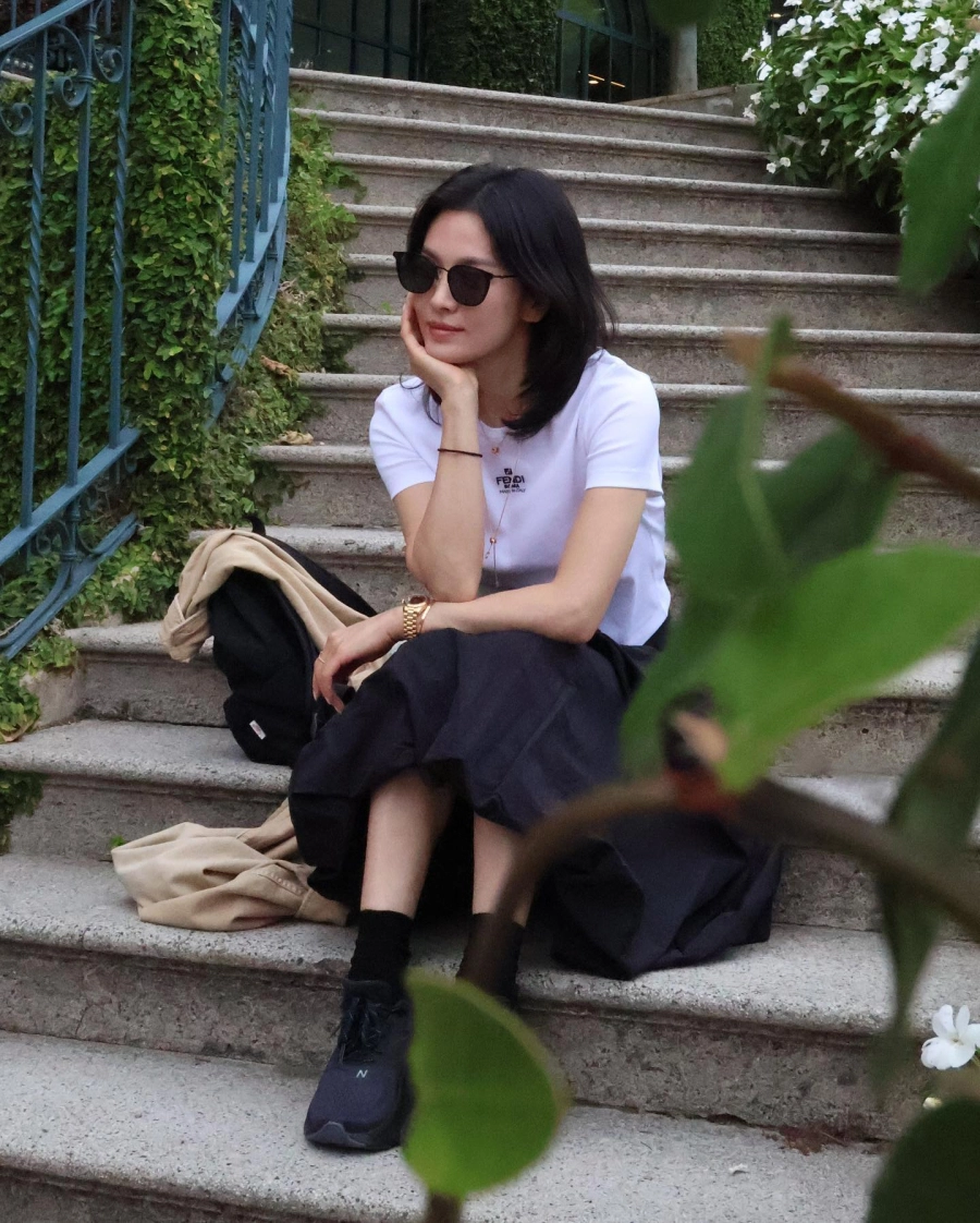 Nàng tóc ngắn đẹp xuất sắc từ visual tới phong cách nếu tủ đồ có 5 món thời trang- Ảnh 6. 5 món thời trang giúp nàng tóc ngắn đẹp xuất sắc