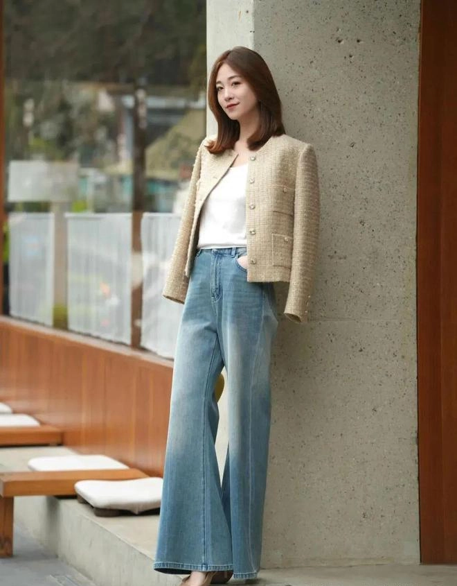 Mix quần jeans sao cho hiện đại 