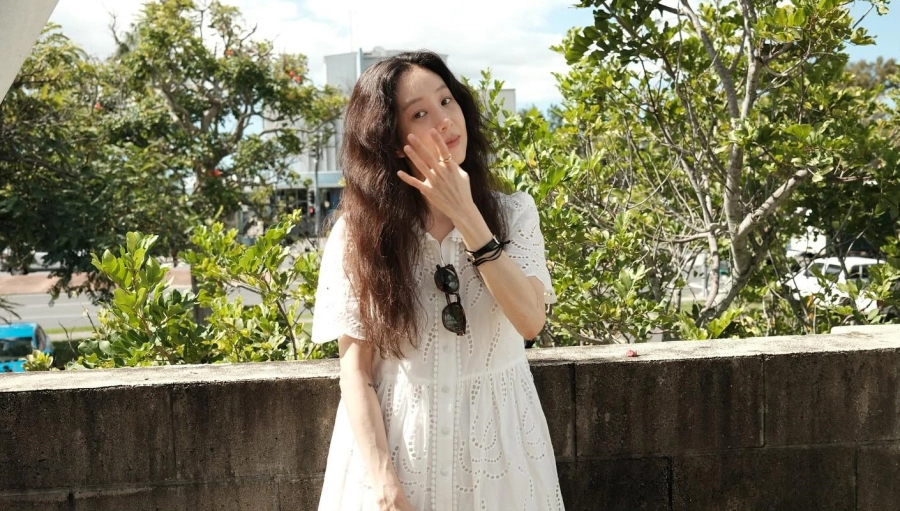Quá mê style tối giản của nữ diễn viên Hàn Quốc 44 tuổi- Ảnh 6. mờ ê style tối giản của nữ diễn viên hàn quốc jung ryeo won