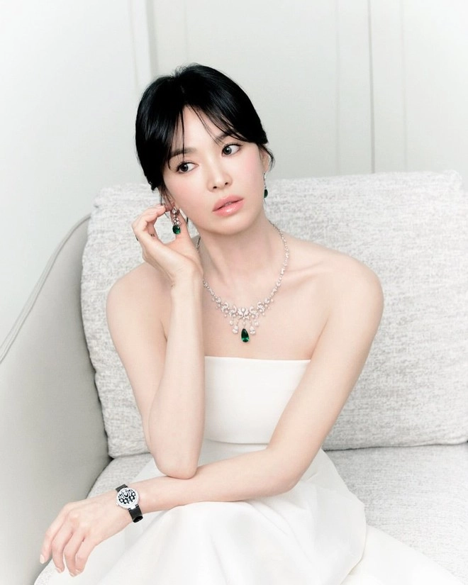 Top 10 nữ diễn viên đẹp nhất xứ Hàn 2025: Sốc khi Han So Hee tầm này mà xếp chót, Jisoo ở đâu?- Ảnh 8. Top 10 nữ diễn viên đẹp nhất xứ hàn 2025
