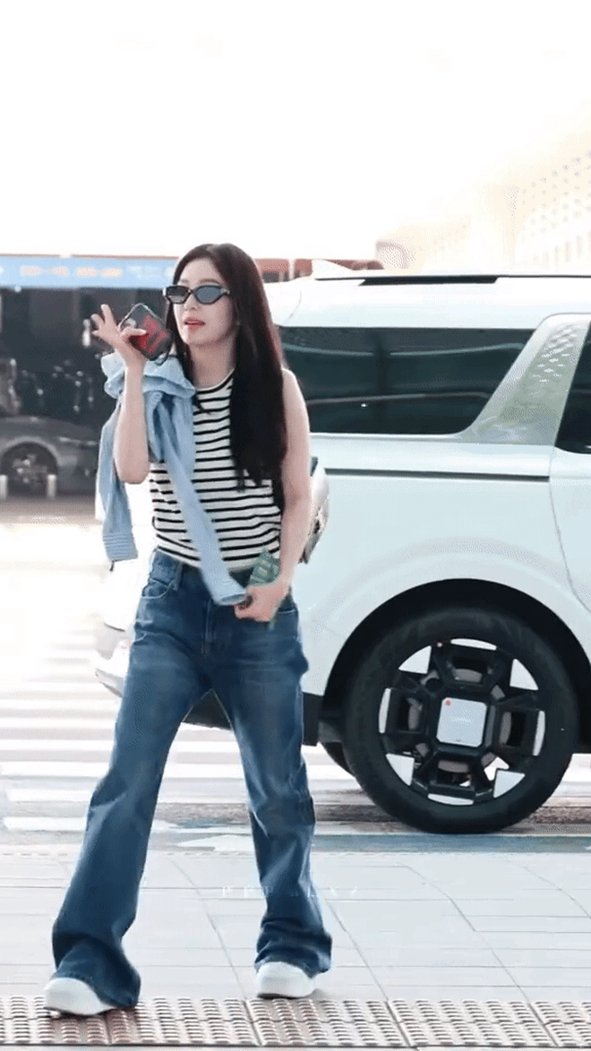 Irene gây lú với ảnh cận mặt nét “ảo như AI”, soi qua cam thường có dìm nổi tường thành nhan sắc?- Ảnh 5. Cận mặt nét ảo như ai của nữ thần irene