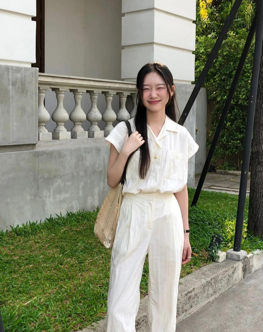 Loại đồ siêu thoáng mát nhưng nên cẩn trọng khi diện tới công sở trong mùa hè- Ảnh 2. Loại đồ siêu thoáng mát nhưng nàng công sở nên cẩn thận