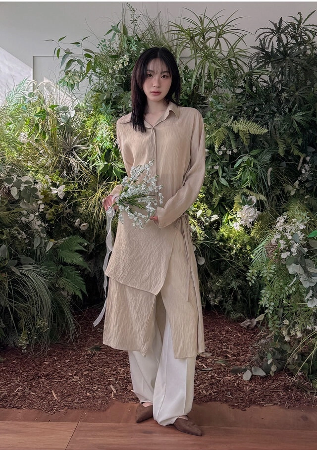 Loại đồ siêu thoáng mát nhưng nên cẩn trọng khi diện tới công sở trong mùa hè- Ảnh 3. Loại đồ siêu thoáng mát nhưng nàng công sở nên cẩn thận